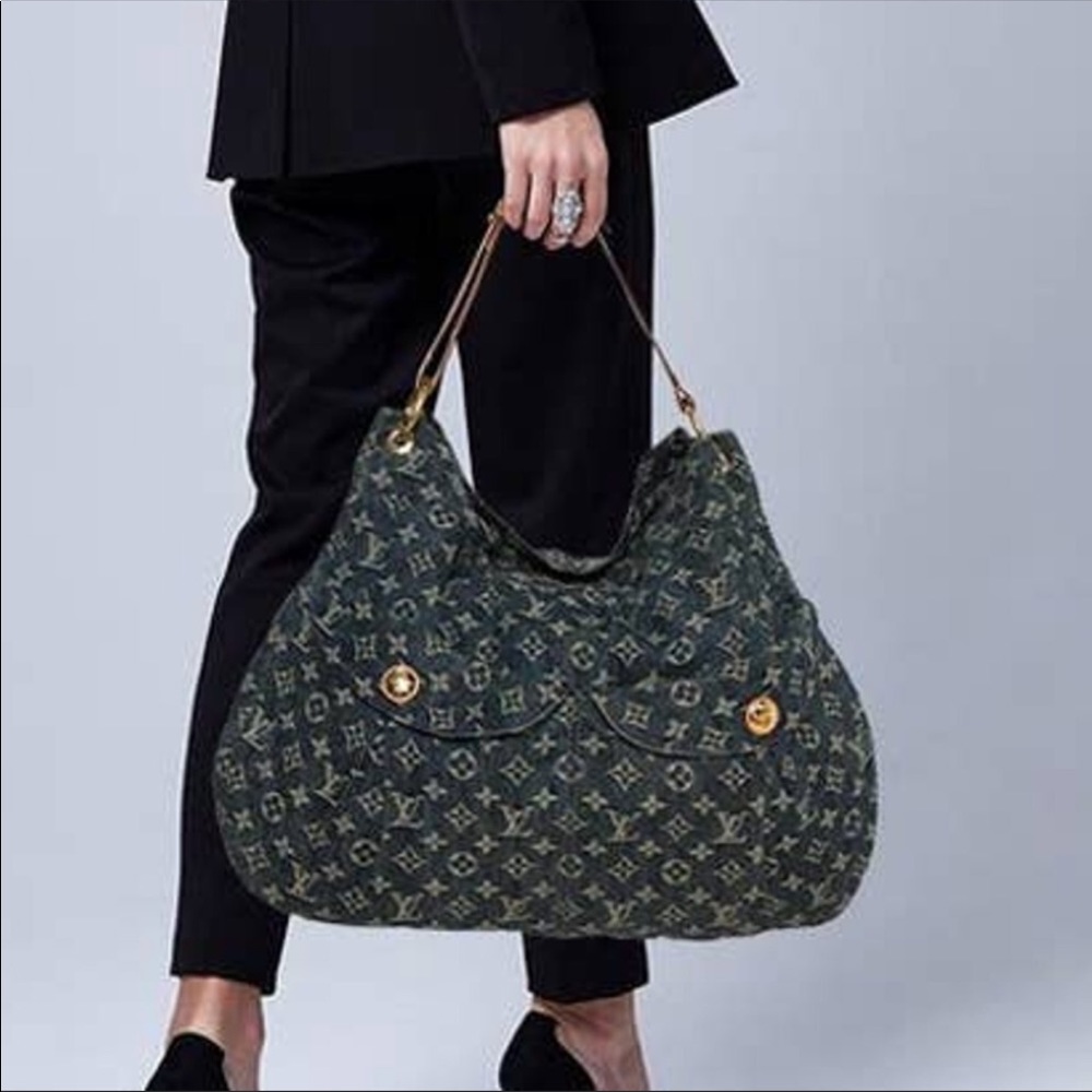 ⭐️Host Pick⭐️Authentic Louis Vuitton Denim Daily GM Monogram Hobo Bag